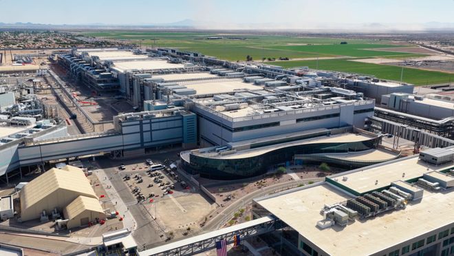 相!华人CEO打响关键一战英特尔杀回来了CQ9电子专用平台全球首款18nm芯片亮(图4) 相!华人CEO打响关键一战英特尔杀回来了CQ9电子专用平台全球首款18nm芯片亮(图4)